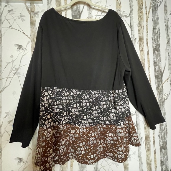 Bloomchic Size 26 Women’s Top- A Blend of Comfort and Style! P2P:26” L:33” NWOT - Picture 3 of 8